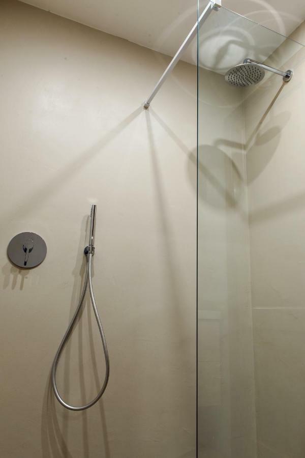 Lora Center Room Комо Экстерьер фото